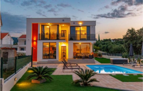 Beach Front Home In Drace With House Sea View